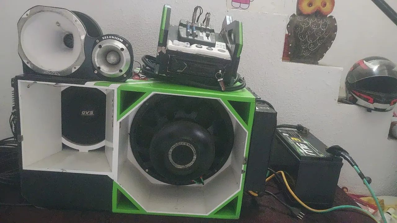Som automotivo  