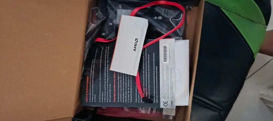 Placa Mãe AMD B450 (Com Defeito / Para Conserto) + Caixa e Manuais - Foto 2