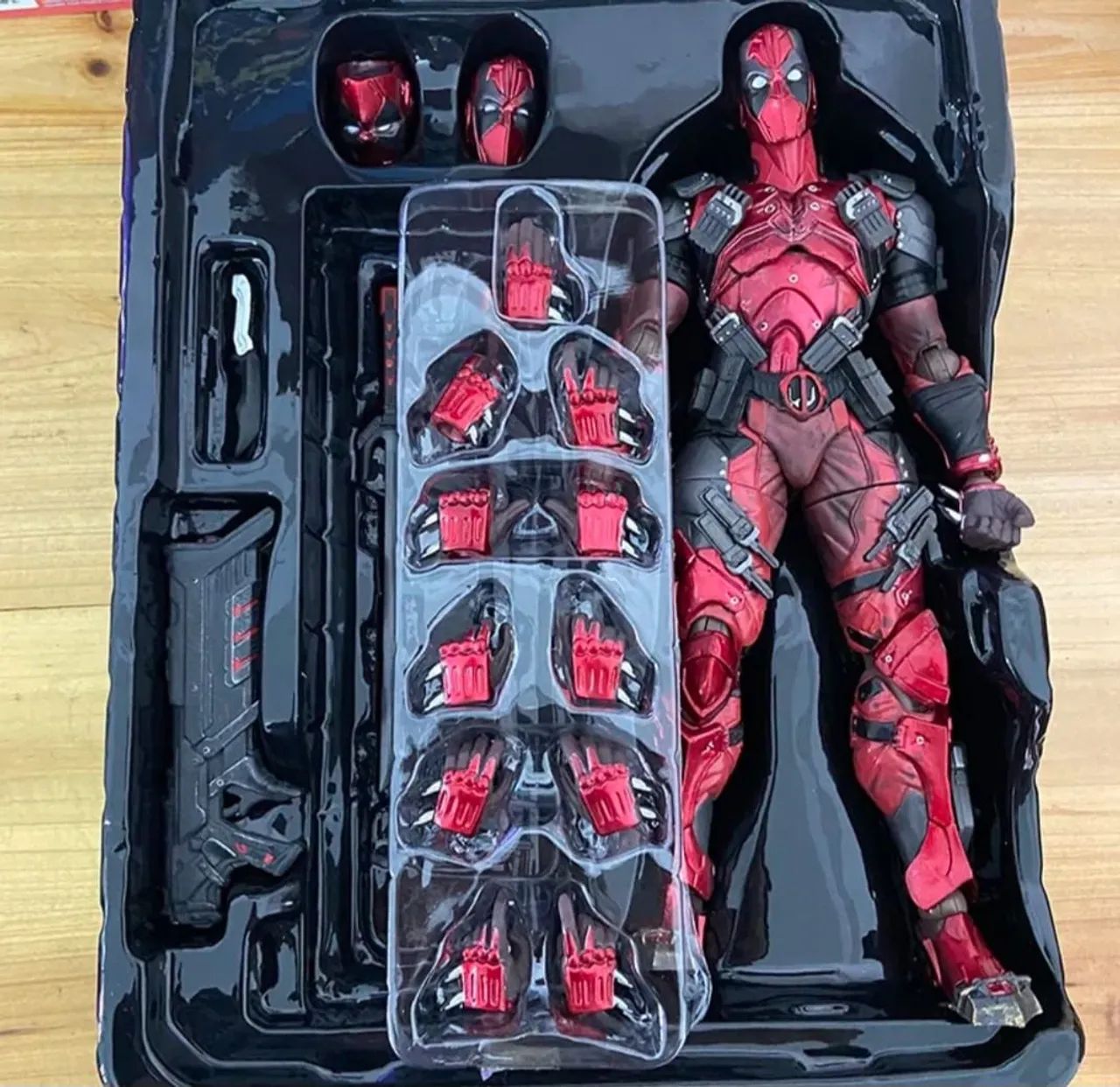 ACTION FIGURE DEADPOOL ARTICULADO PLAY ARTS KAI VARIANT CAIXA ORIGINAL MARVEL - Foto 2