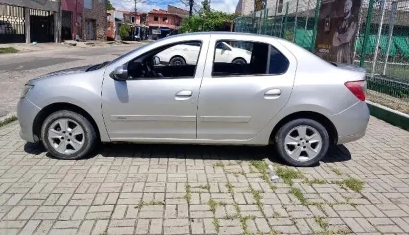 Renault Logan Dynamique Hi-flex 1.6 8V 4P 2015