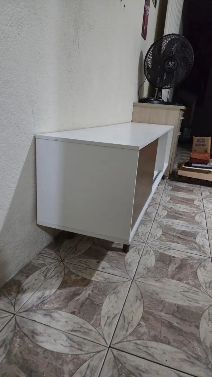 Rack Madesa Dubai para TV até 65 Polegadas com Pés - Branco com detalhes Marrons - Estilo  - Foto 4