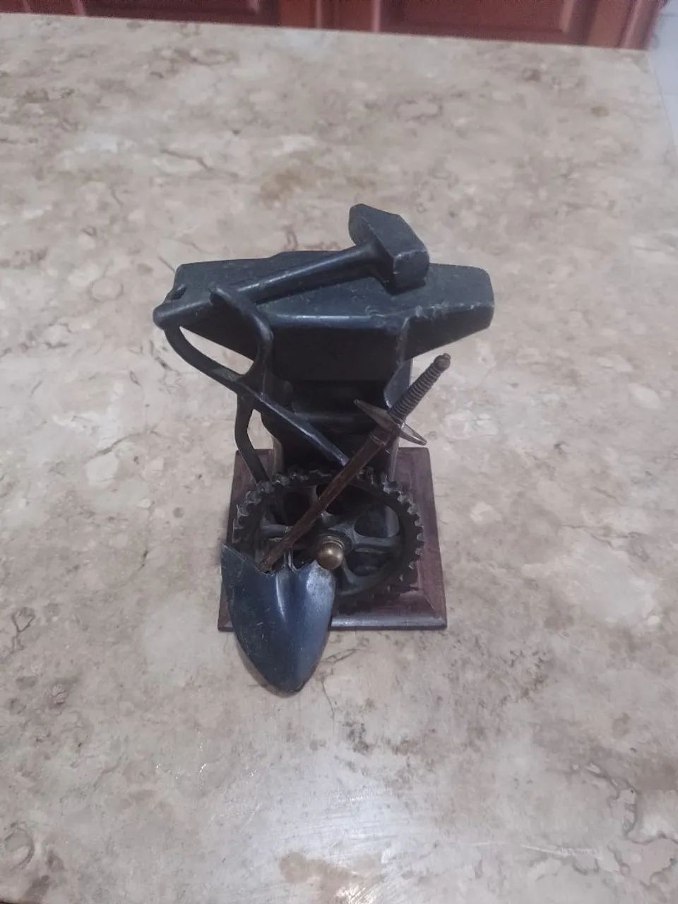 Miniatura ferreiro em bronze 
