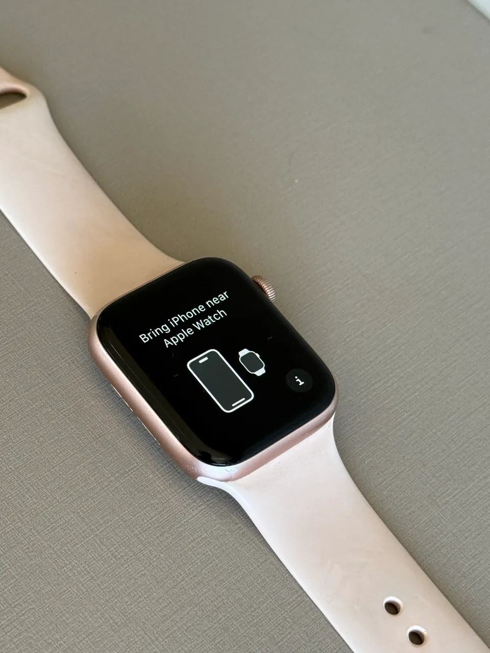 Relógio Apple Watch série 4 - 44mm aluminum & ceramic case