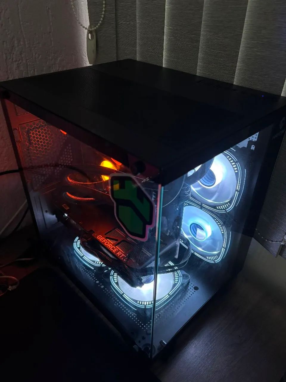 PC GAMER RYZEN 7 + 5060Ti 4 MESES DE USO - Foto 3