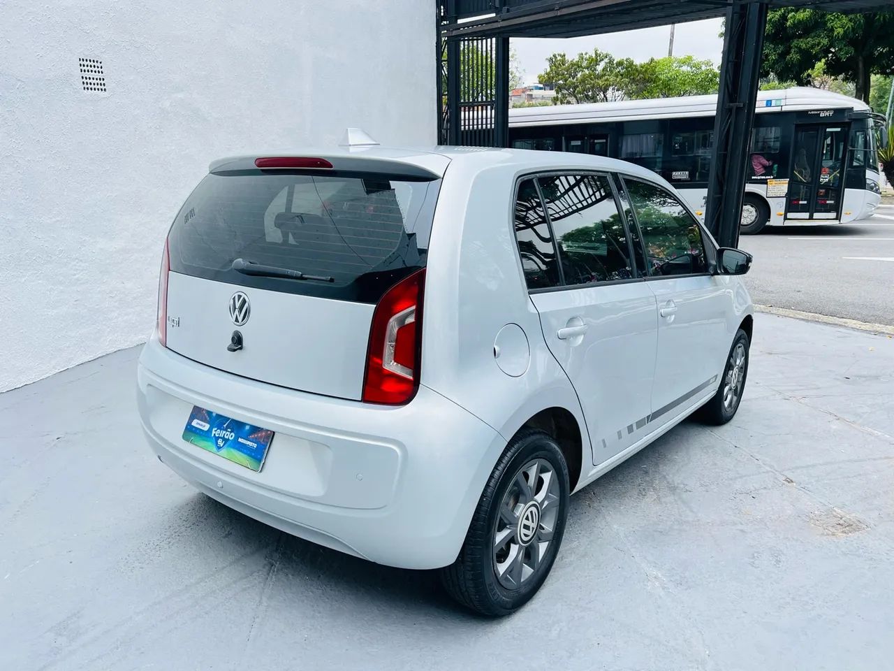 Volkswagen up! Run 1.0 Total Flex 12V 5p, foto 5 de 13