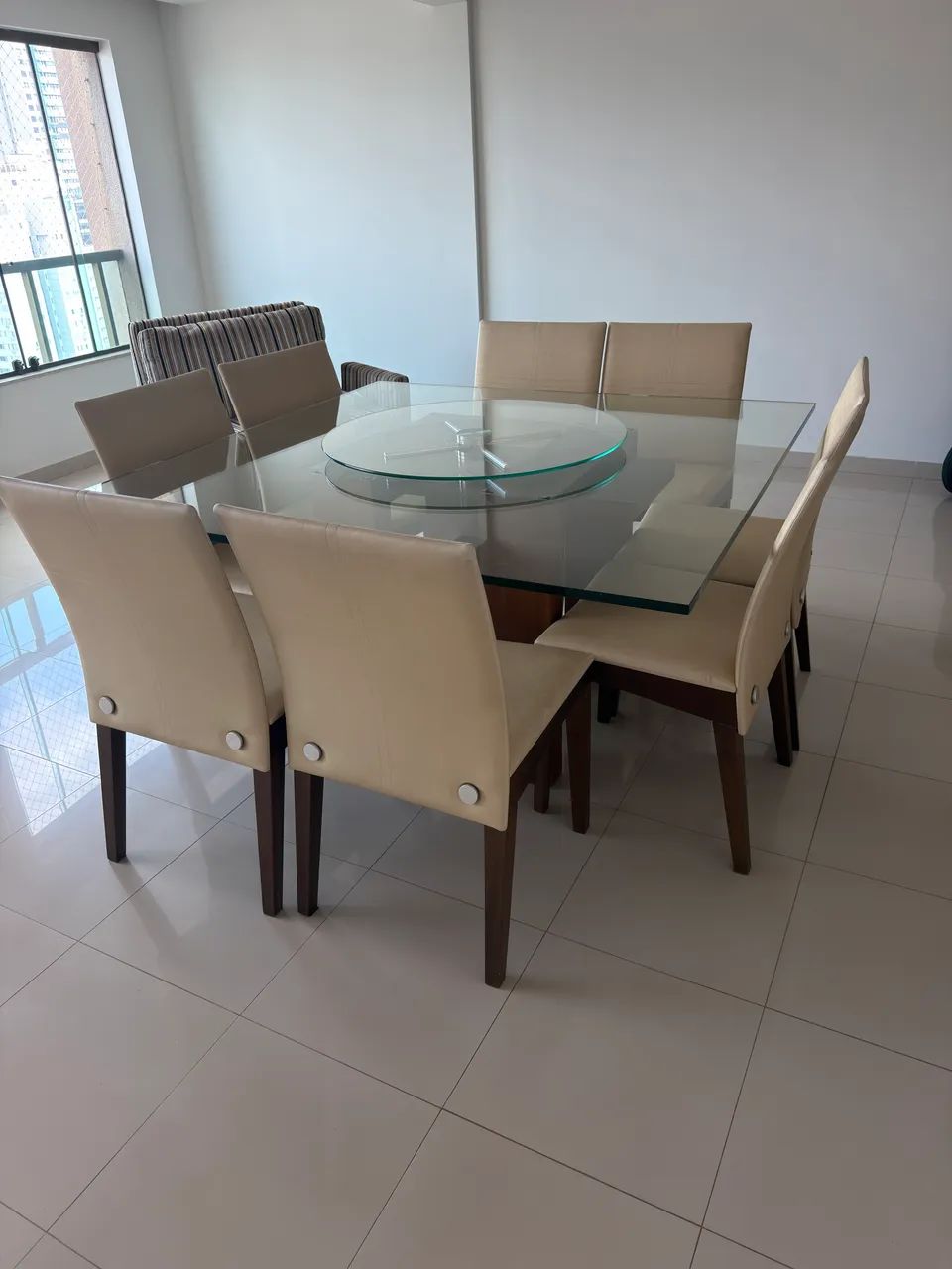 Mesa de Jantar com 8 Cadeiras à venda 