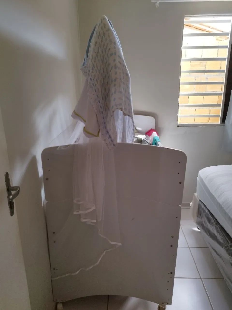 Berço com  colchão  usado  - Foto 2