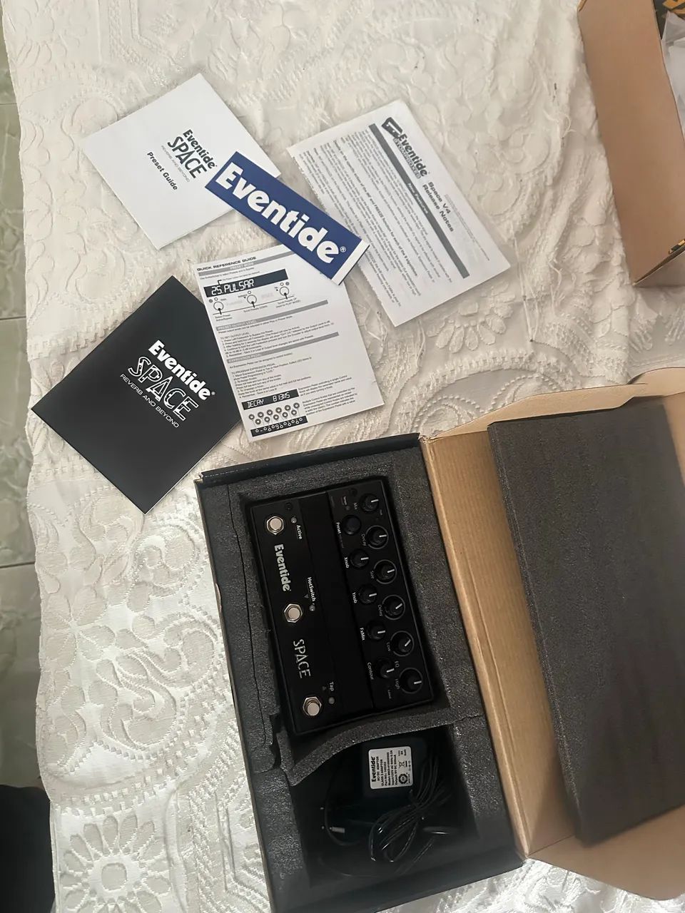 Pedal Eventide Space + Timefactor (reverb + delay)