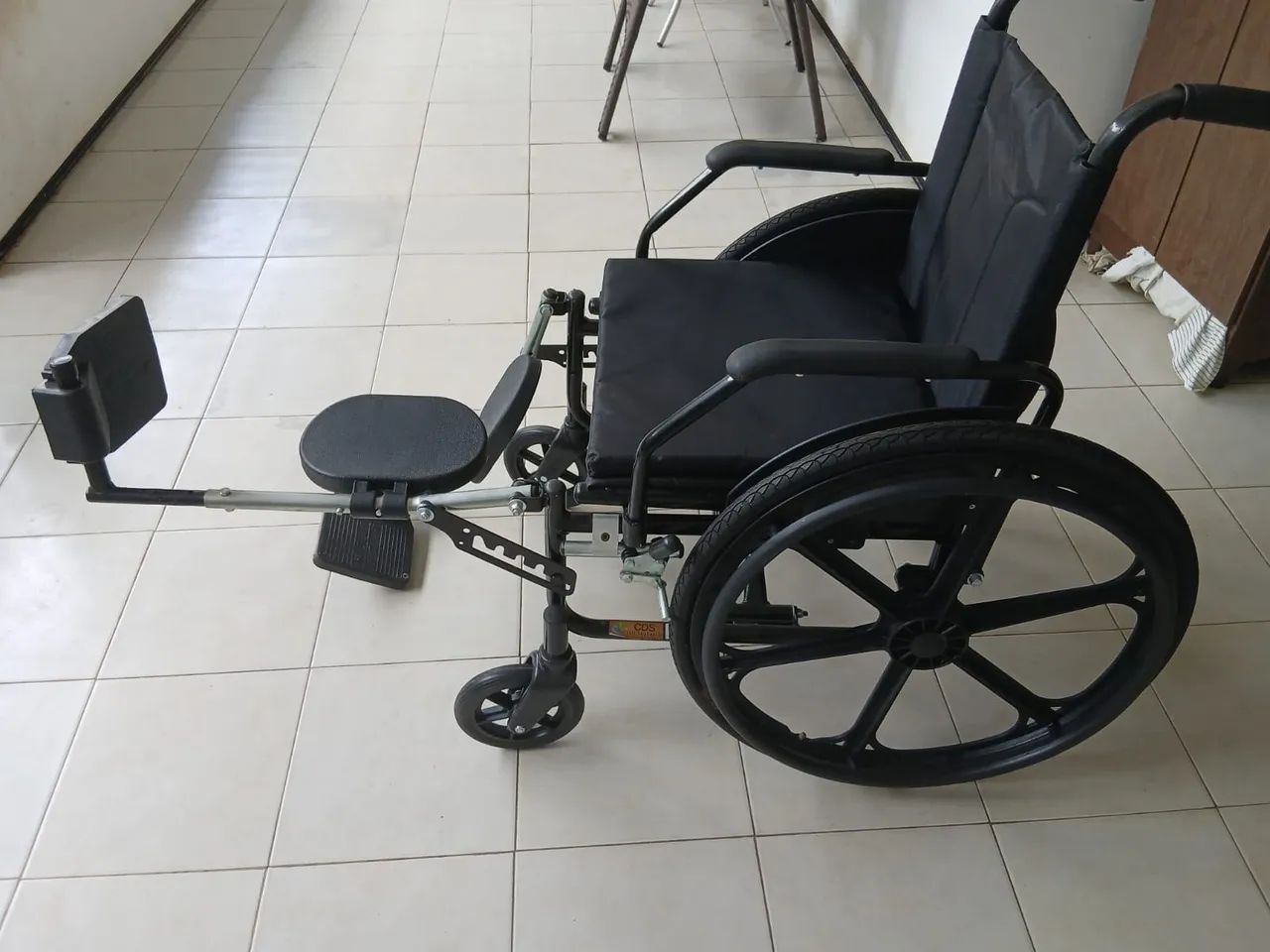 CADEIRA DE RODA COM ELEVAÇÃO  - Foto 2