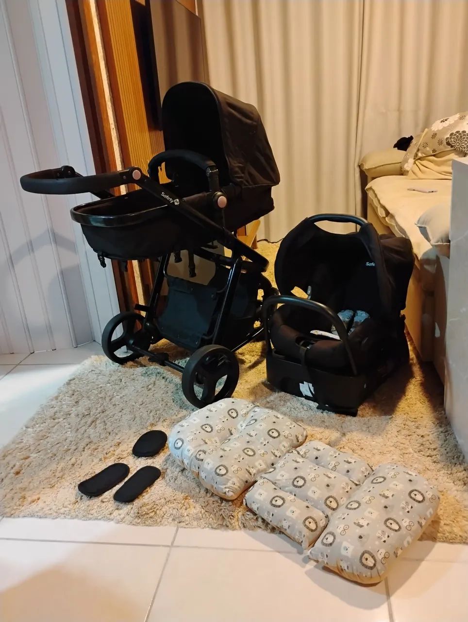 Carrinho de bebê com bebê conforto e Colchãozinho - Foto 2
