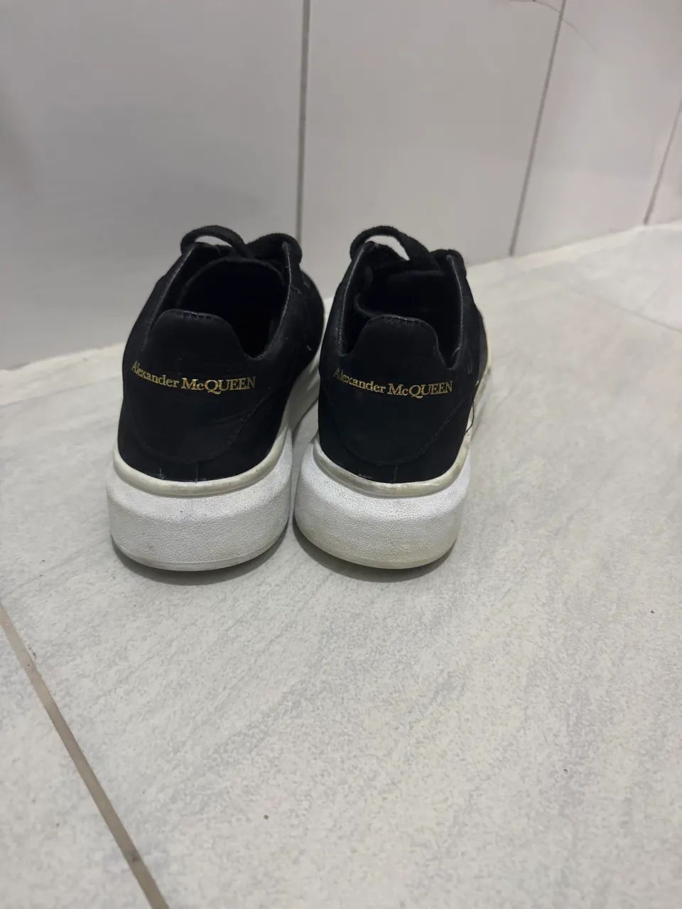 Tênis alexander mcqueen usado - Foto 4
