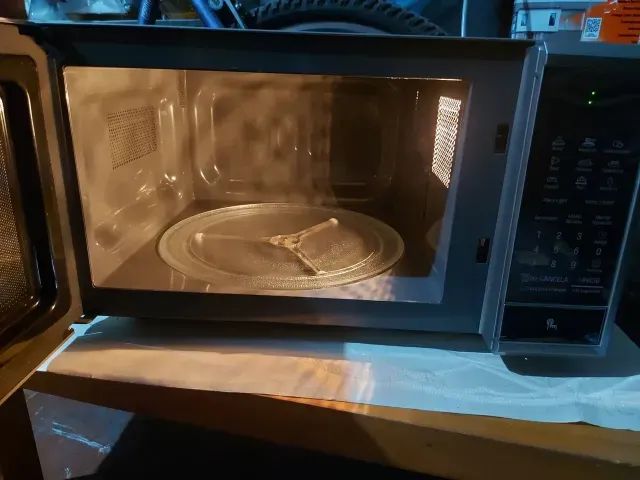 Micro-ondas LG seminovo - Foto 3
