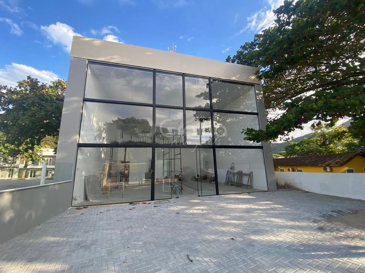 Loja comercial com 106m² na Armação
