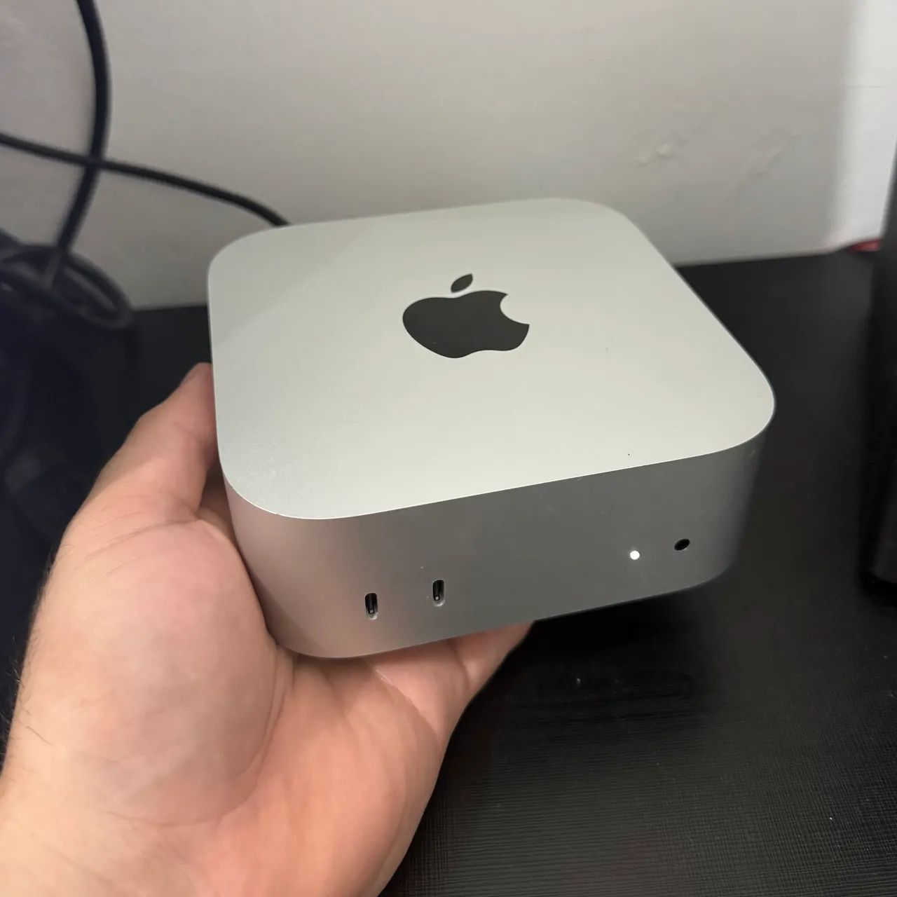 Mac Mini M4 + teclado e mouse Apple + monitor portátil arzopa Z1RC