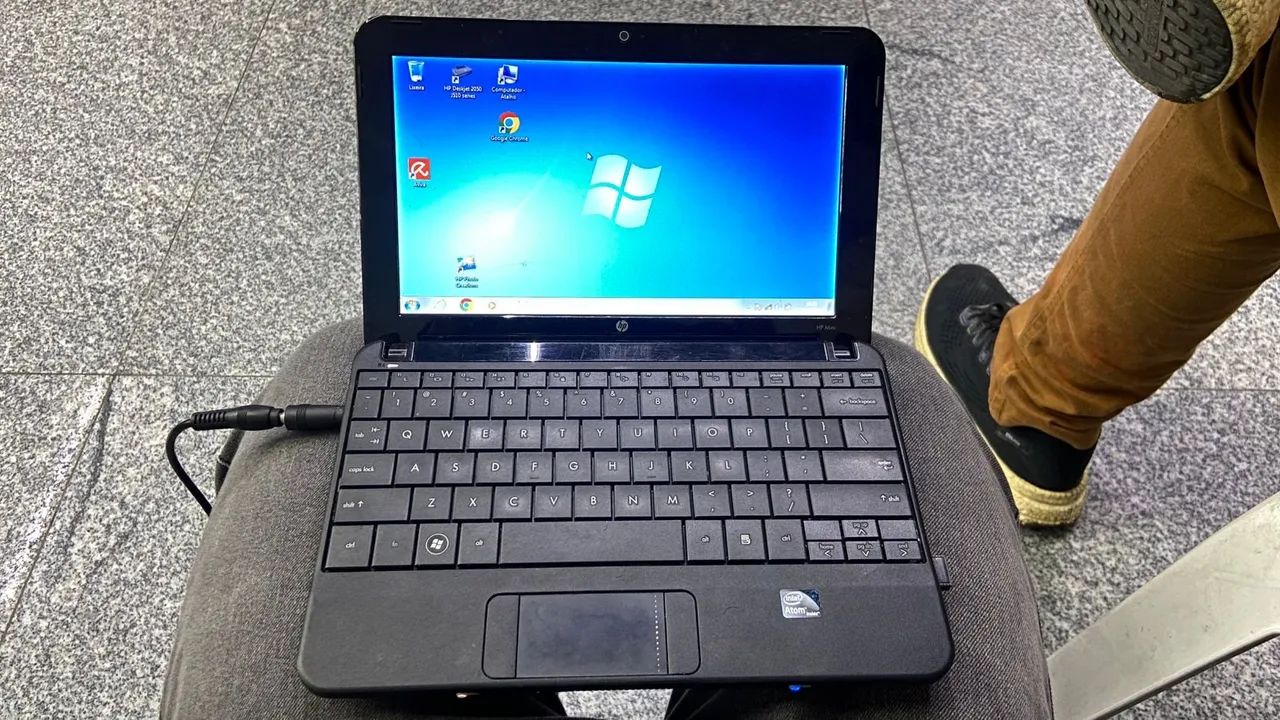 ノートパソコン HP Mini 110 Windows10  ASCII.jp：新色のネットブック「HP Mini 110」がHPから登場 (1/2)