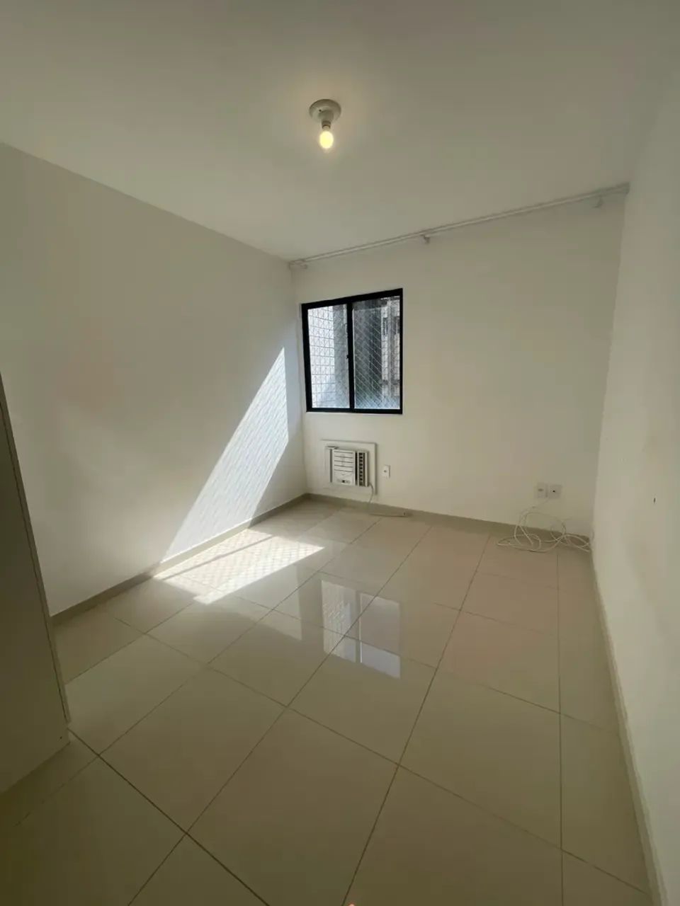 Alugo Apto com 3 quartos+ DCE +2 vagas na Ponta Verde - Foto 4