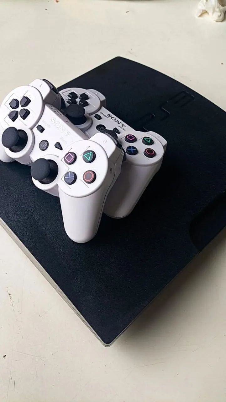 PS3 com 2 controles 