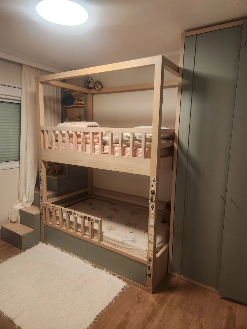 Quarto infantil planejado completo com bicama, armário, escrivaninha e 2 colchões - Foto 4
