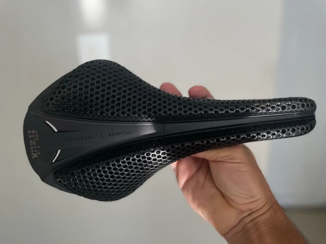 Selim Fizik Antares Versus Evo R3 Adaptive 139mm - Acessórios de