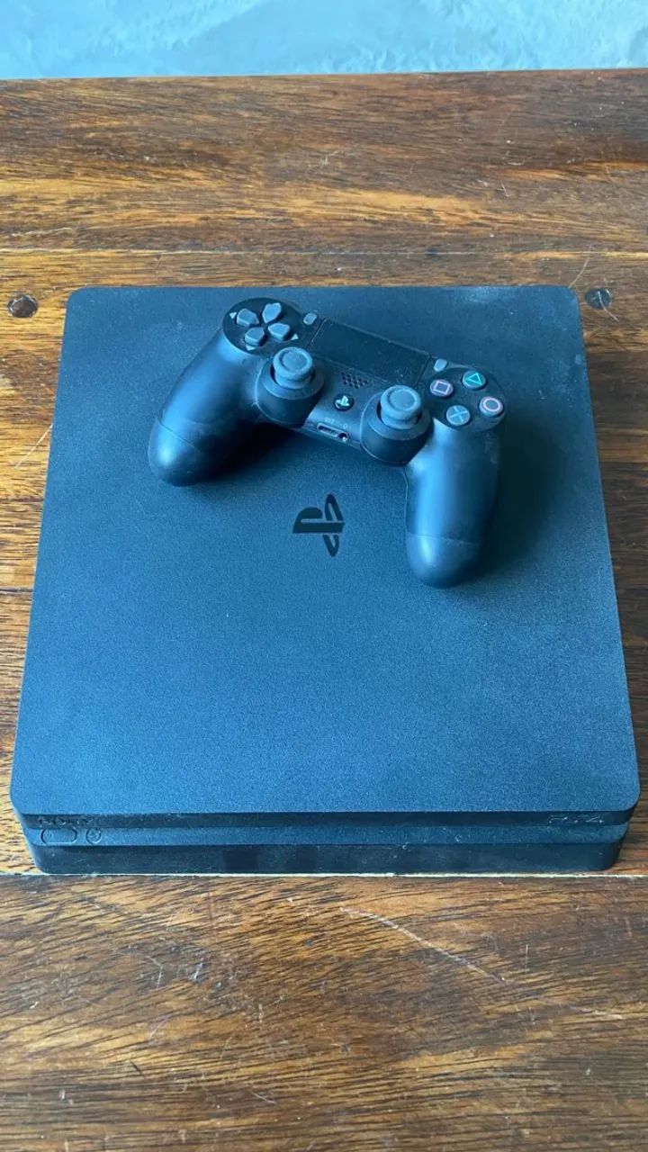 PS4 500GB com 2 controles e 1 jogo - Foto 2