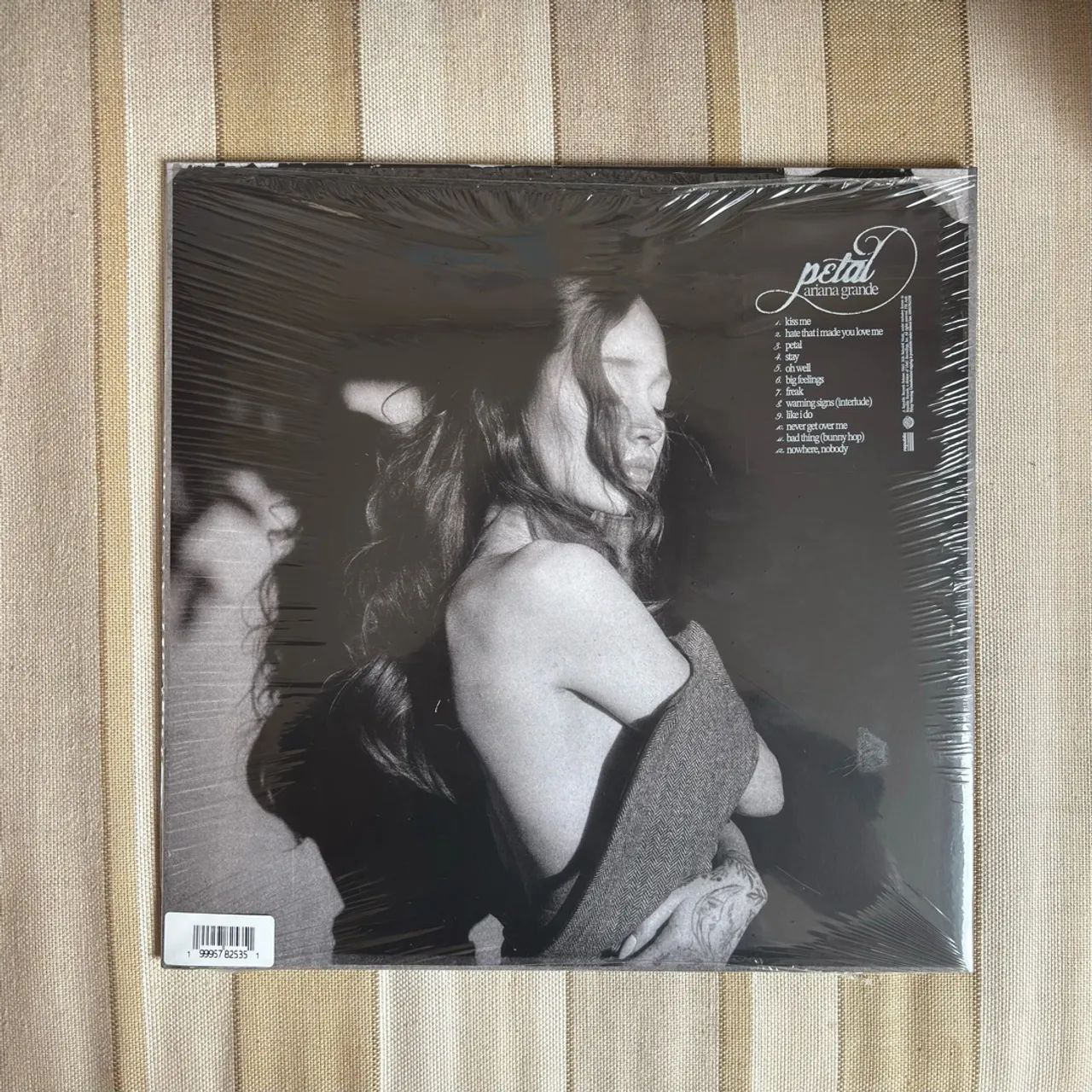 Ariana Grande - petal LP ( autografado ) - Foto 4