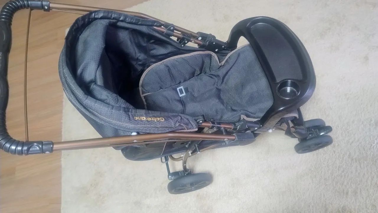 Vendo carrinho de bebê Galzerano (usado) - Foto 3