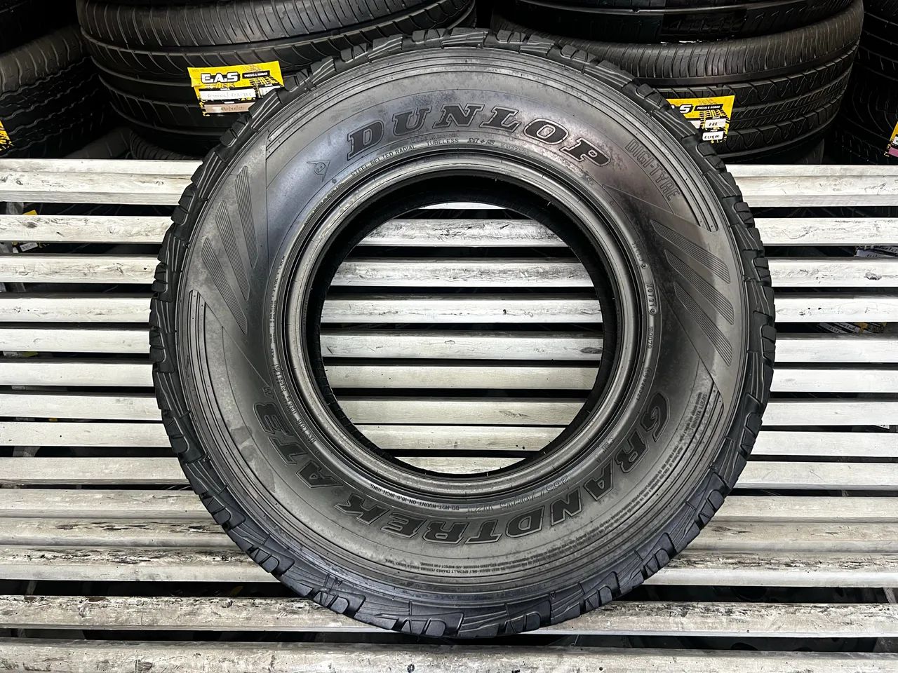 Par de Pneus 265/70/16 Dunlop GrandTrek AT3 / Pneu 265/70R16