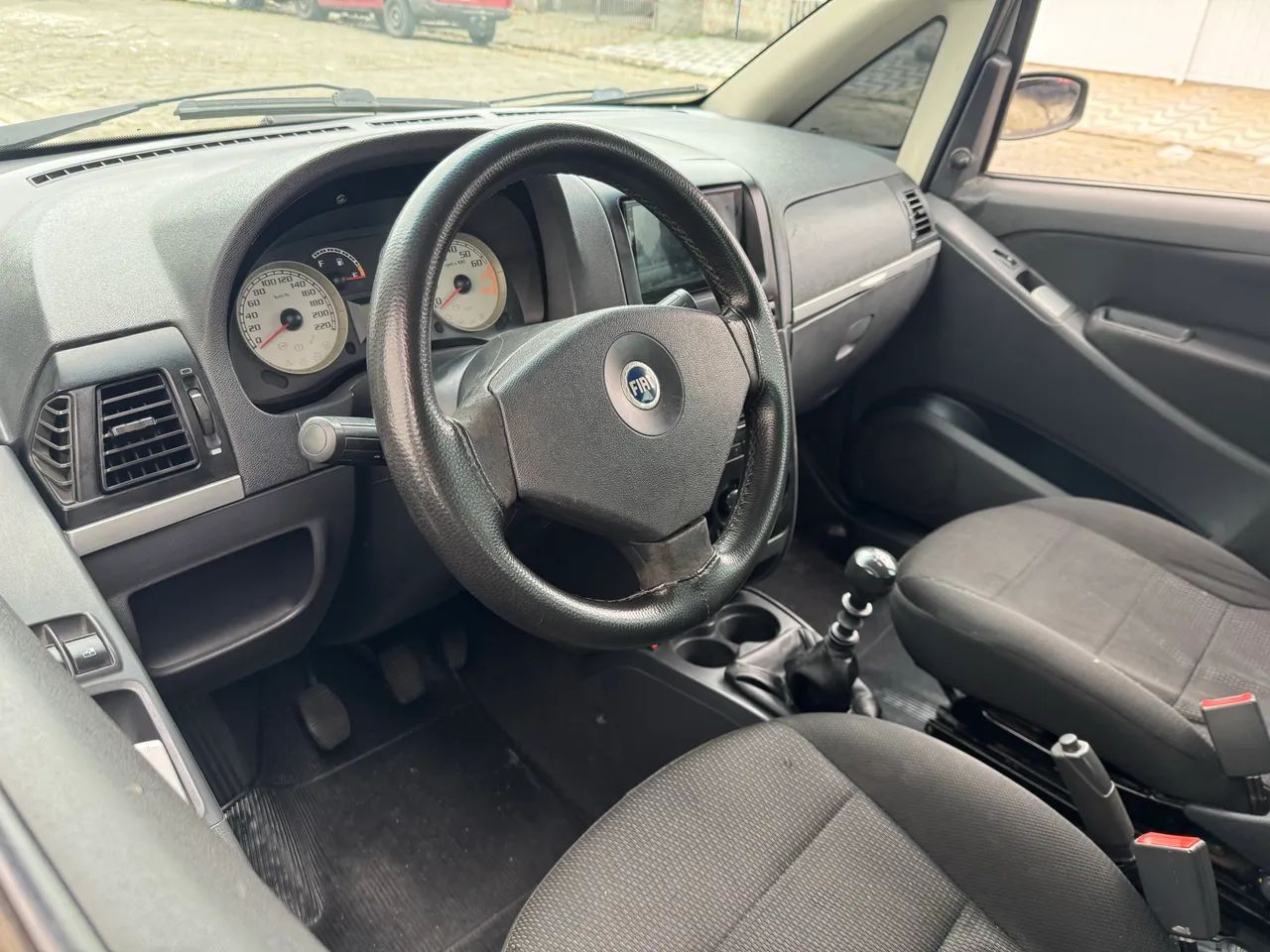 Fiat Idea ELX 1.4 mpi Fire Flex 8V 5p, foto 10 de 16