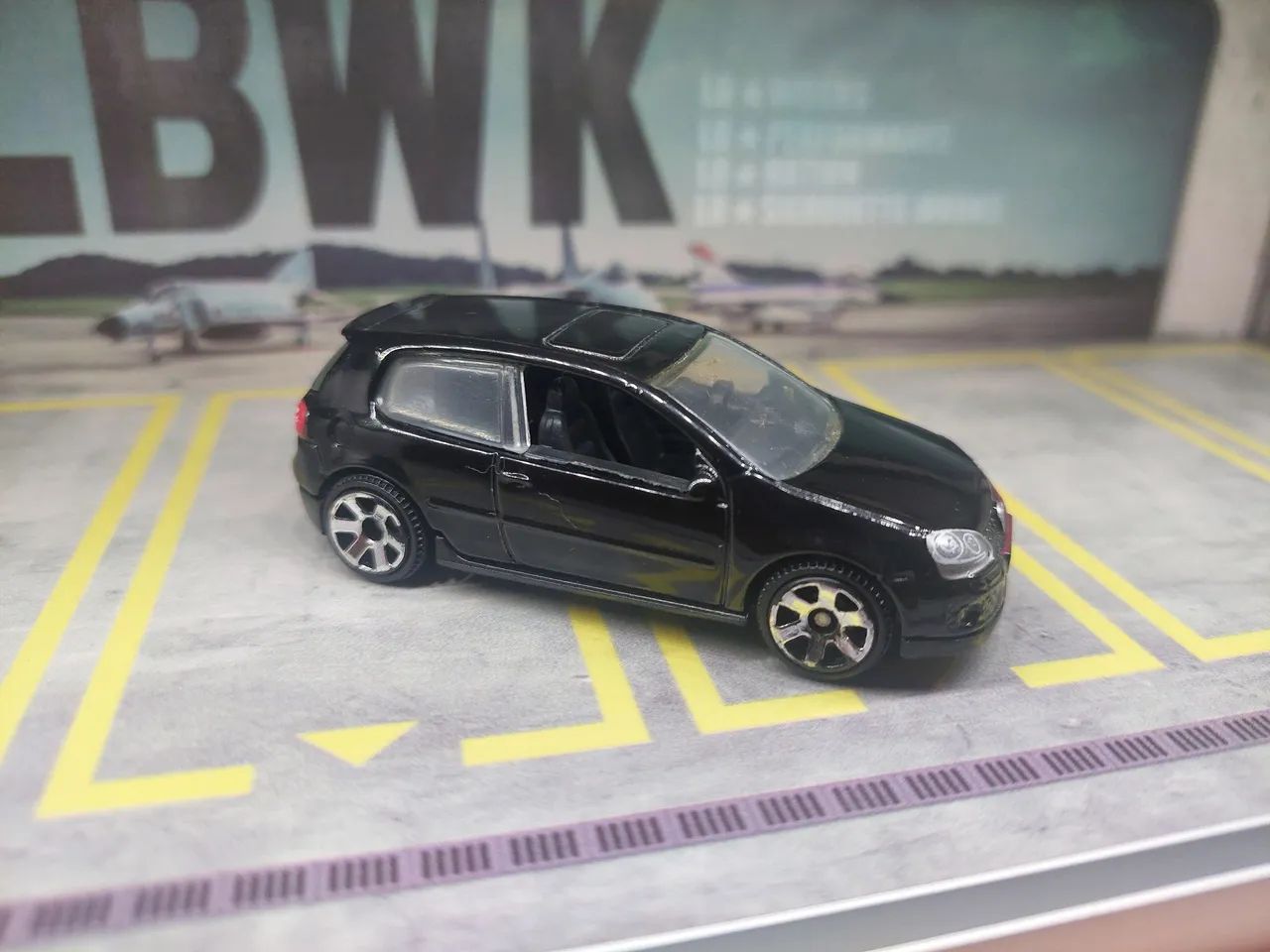Matchbox VW Golf V GTi 1/64 - Foto 3