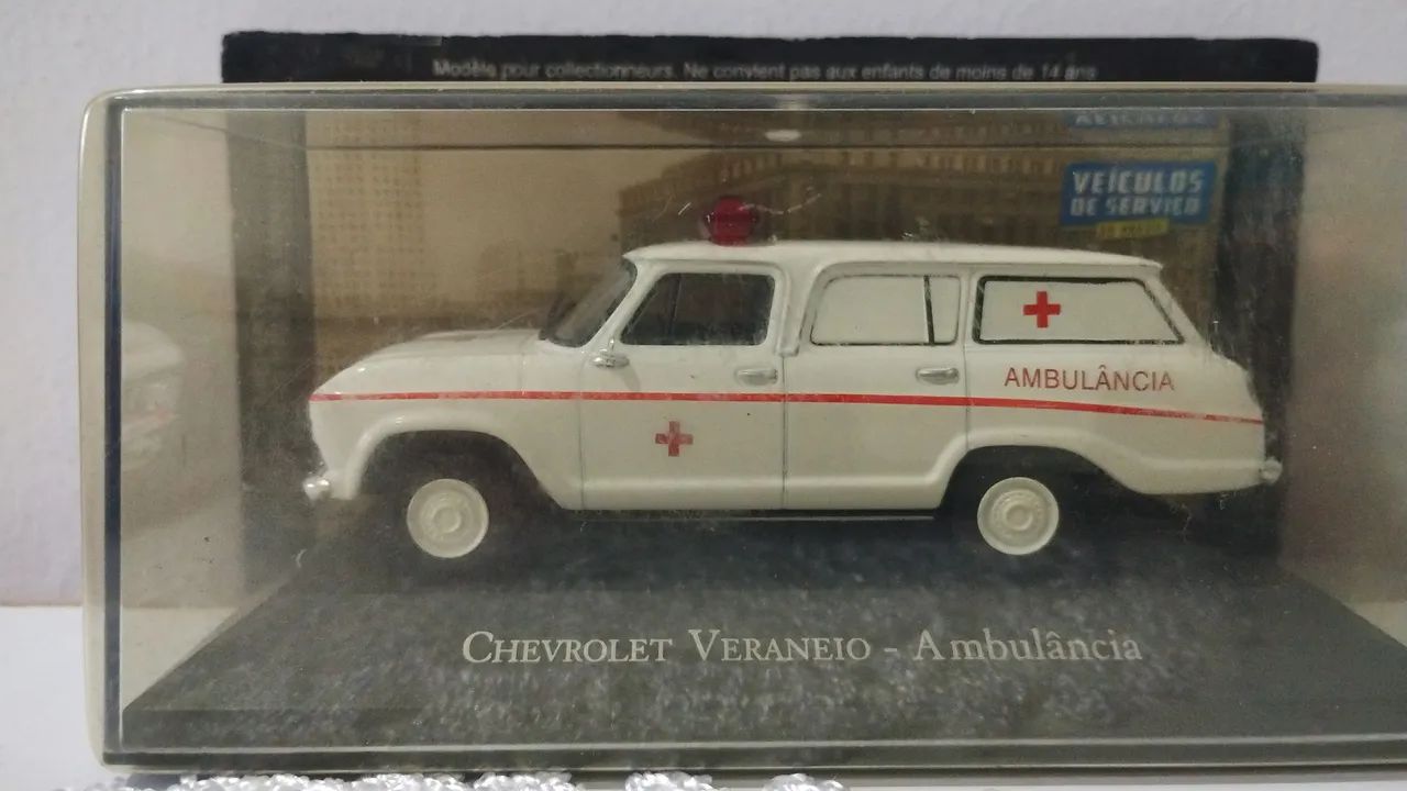 Miniatura Veraneio Ambulância 