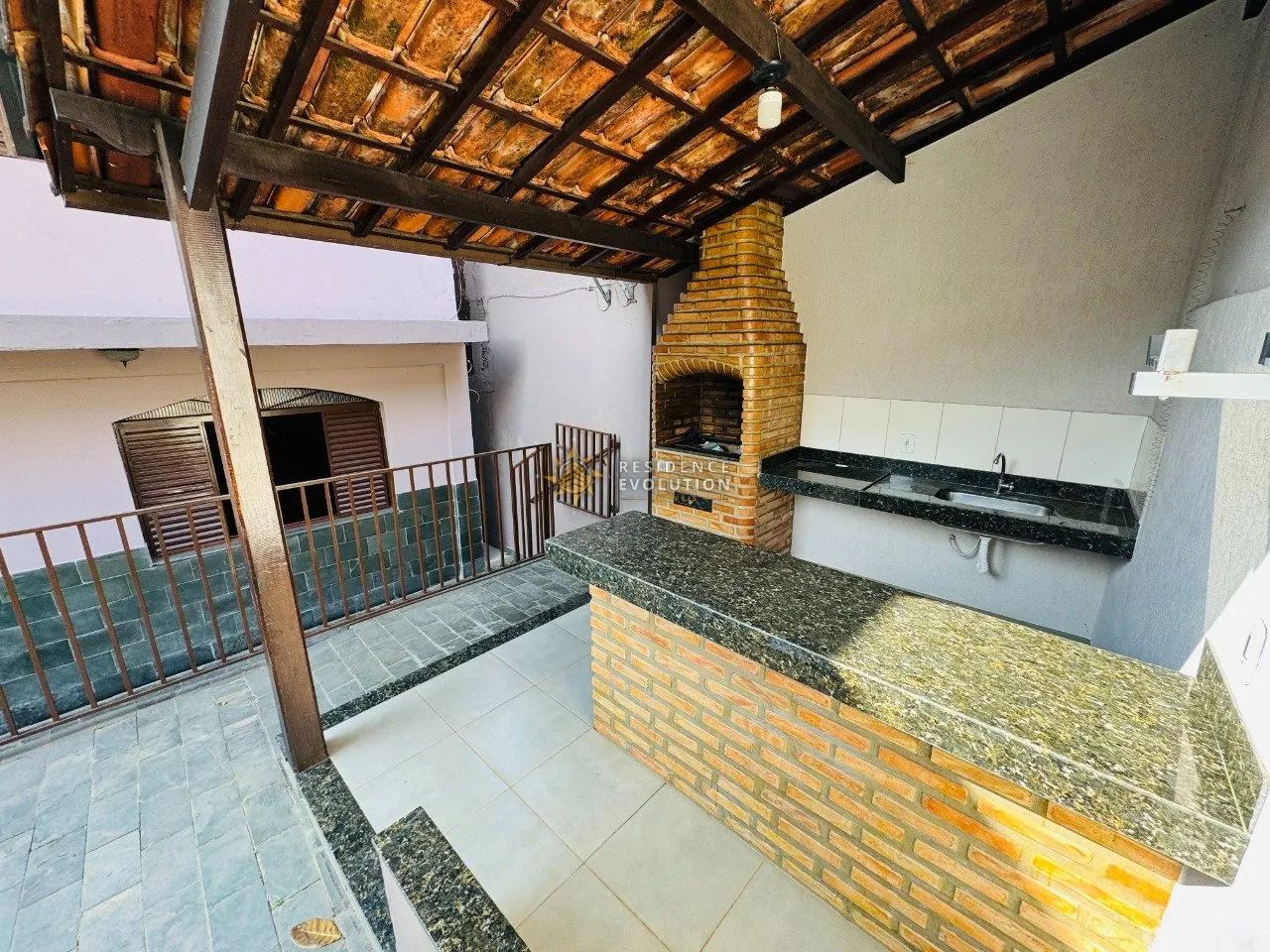 CASA DUPLEX | 6 QUARTOS | 2 SUÍTES | LOTE 360M² - Foto 2
