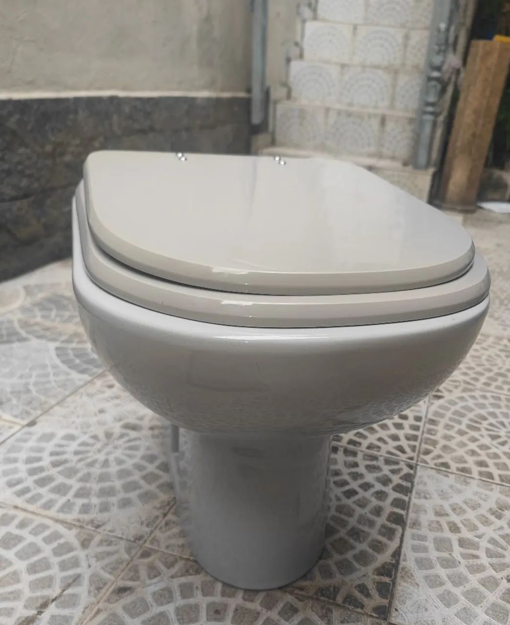 Vaso Sanitário com tampa, Marca Deca - Foto 5