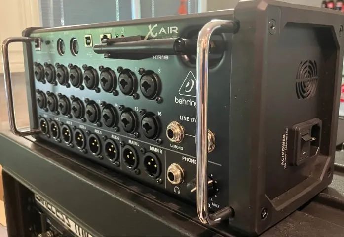 Console Digital Behringer XR18    - Foto 5