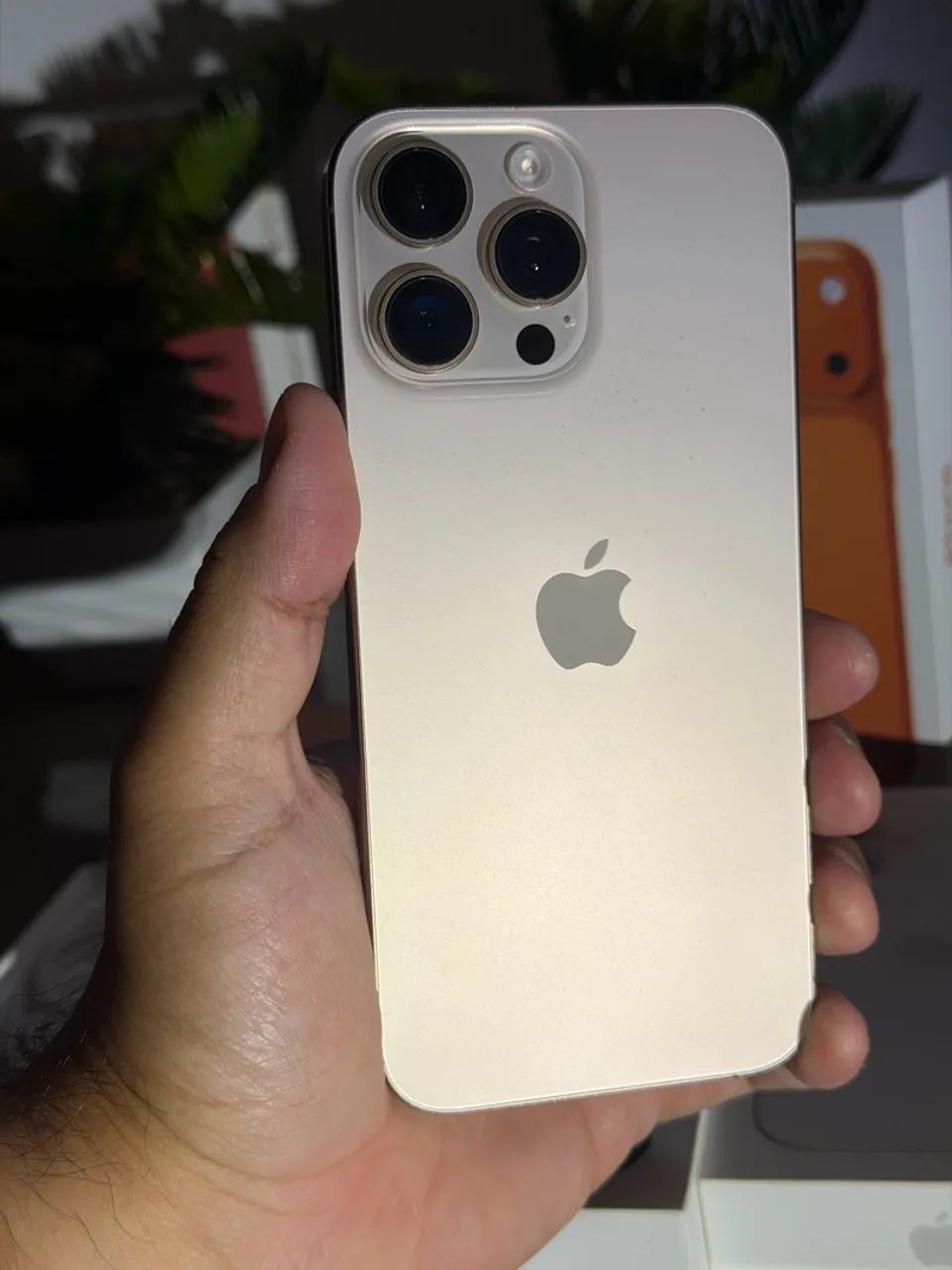 iPhone 16 Pro Max -256gb - Desert - Foto 2