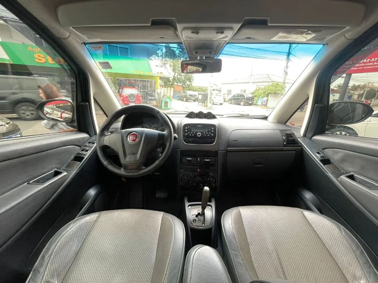 Fiat Idea Adv./ Adv.lock.dualogic 1.8 Flex 5P 2013 - Foto 4