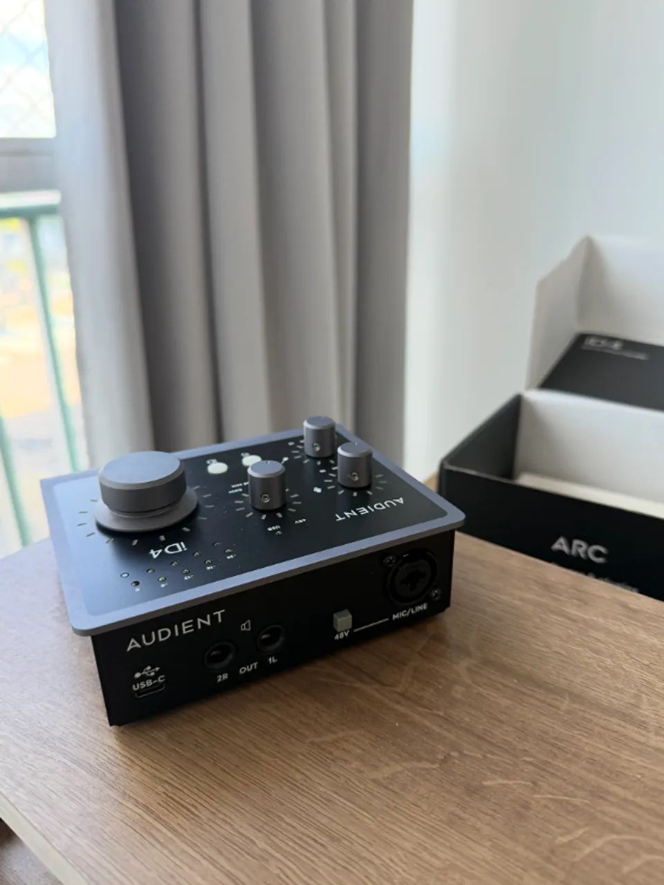 Interface de Áudio Audient iD4 MkII USB-C  - Foto 3