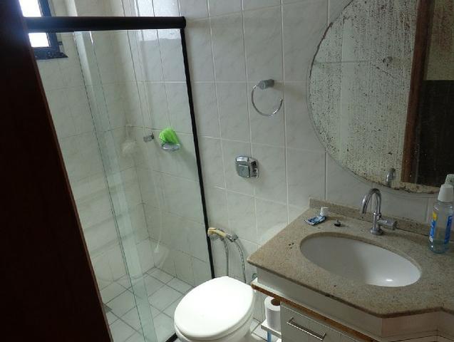 Apto de luxo de frente a praia com 3 suítes, 1 com ar e 2 vagas de garagem - Foto 11