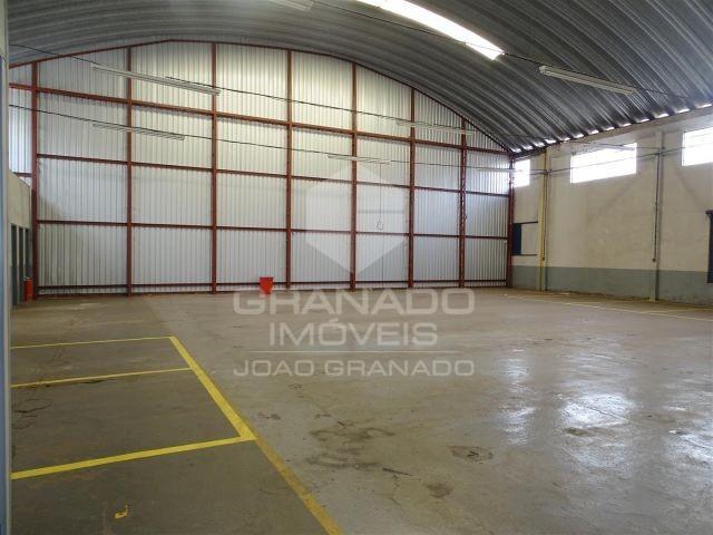 10476 I Barracão com 30 vagas em Paiçandu I 709m²