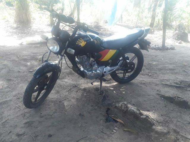 Vendo uma fan 125 2006 completa napartida
