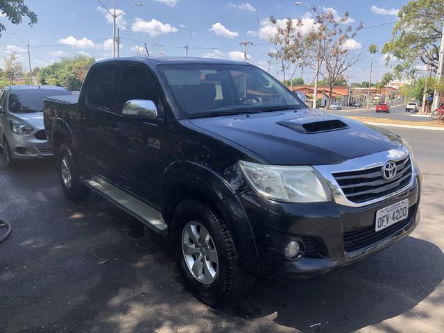 VENDO HILUX ou TROCO EM HILUX 2016 pra frente - Foto 4