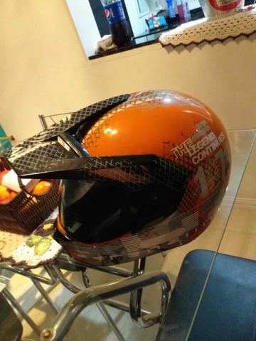 Capacete