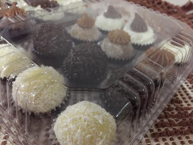 Vendo brigadeiros salgados e bolo de aniversário faça sua encomenda hoje mesmo - Foto 2