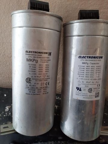 Vendo capacitores, fator de correção