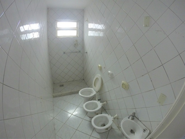 Alugo Casa Comercial em Jardim Camburi com 240m² e 4 vagas - R$ 8.000,00 - Foto 11
