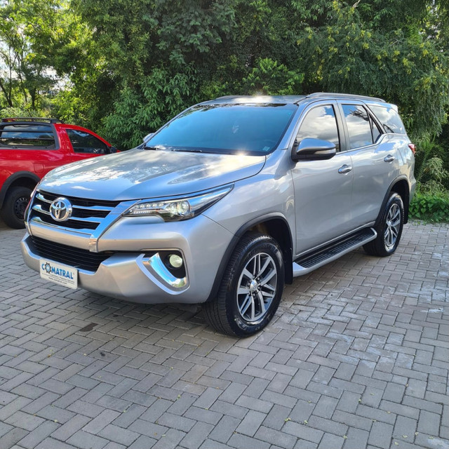 TOYOTA HILUX SW4 SRX 2.8 TDI [IMPECÁVEL]