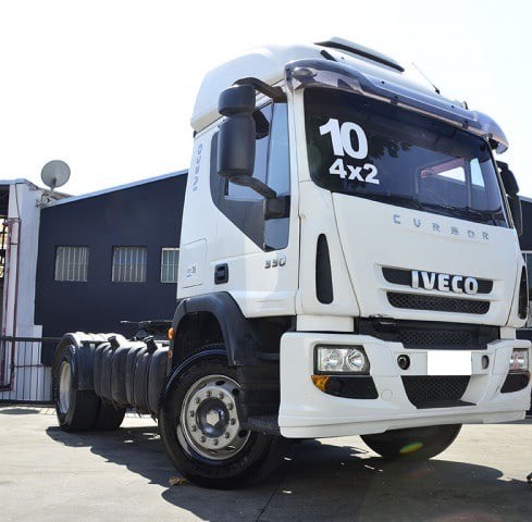 IVECO CURSOR 330 4X2 ANO 2010.