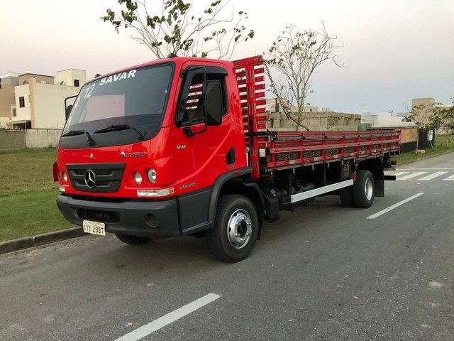 MB ACCELO 1016