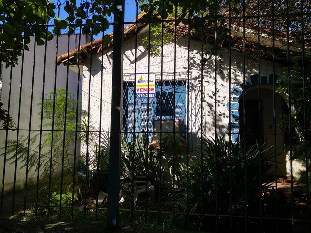 Terreno bem localizado no bairro Medianeira próximo a Oscar Pereira