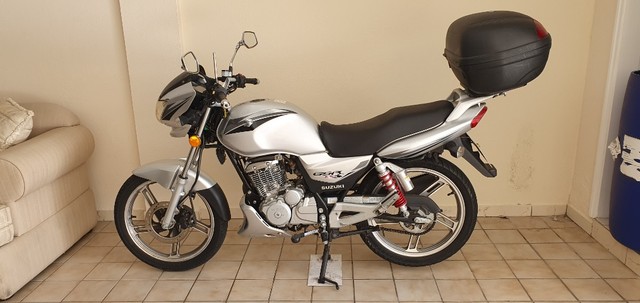 SUZUKI GSR 125 S