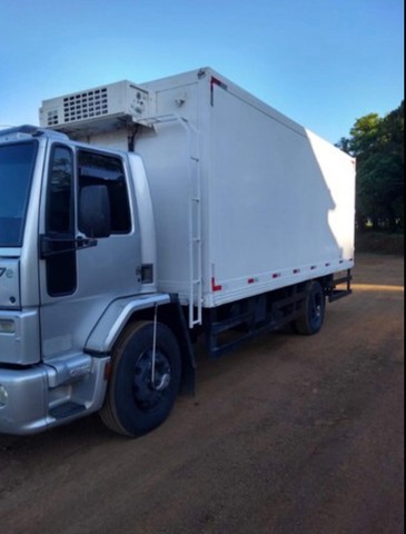 CAMINHÃO CARGO 1517 REFRIGERADO